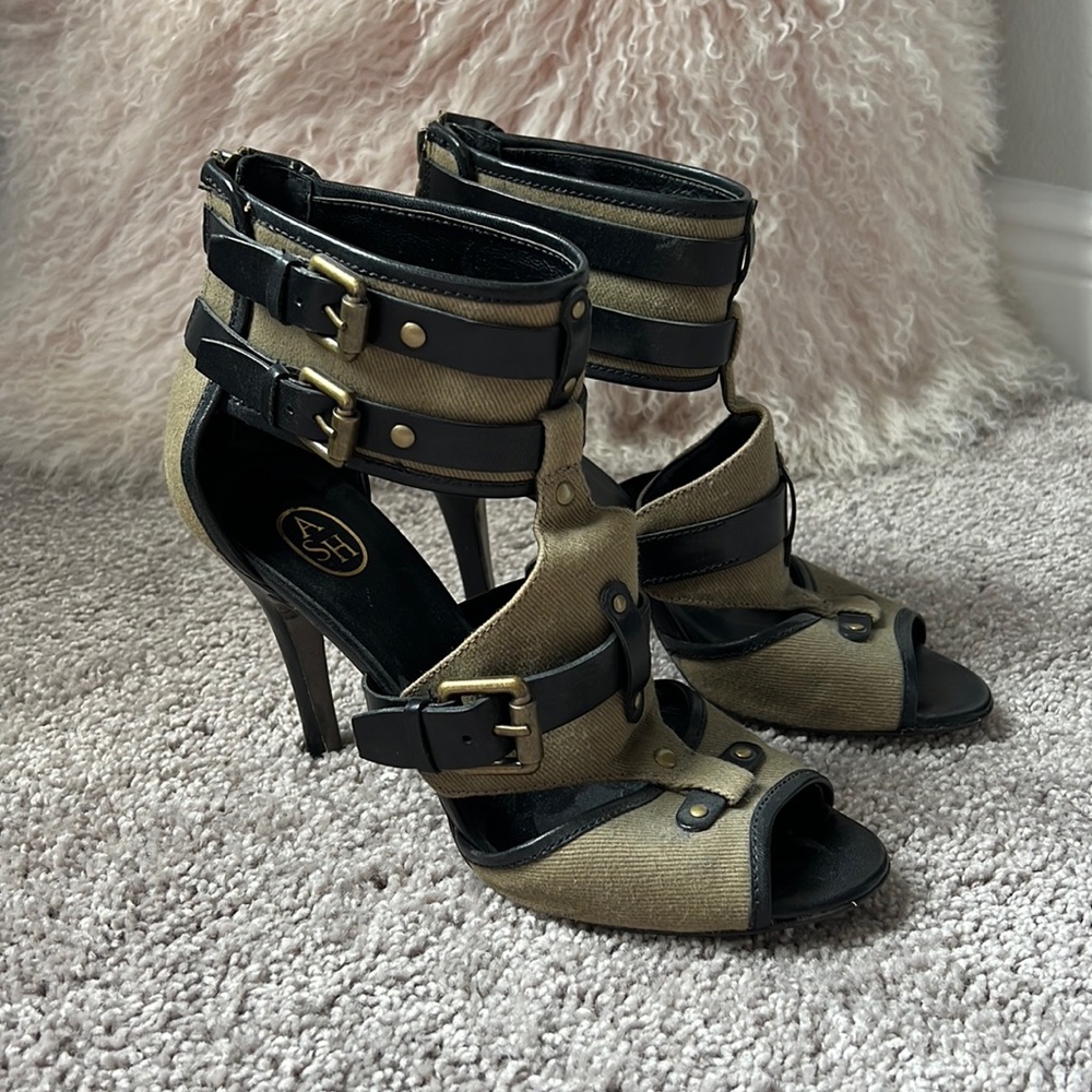 Ash Buckle Heels - size 40